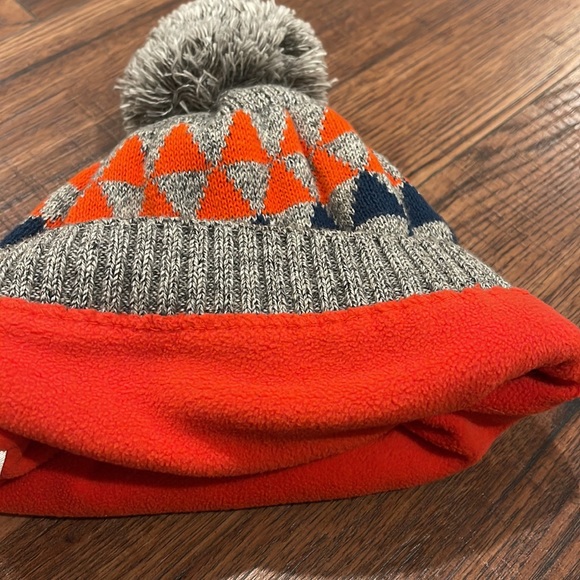 Boys beanie and mitten set size M/L toddler - Picture 5 of 6